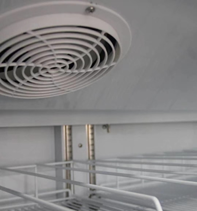 Armoire en verre réfrigérée à refroidissement par air verticale 7 de boisson de grande capacité de trois portes