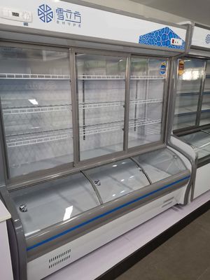 Food and beverage order counter Dishes restaurant barbecue refrigerator crisper refrigerated frozen vegetables